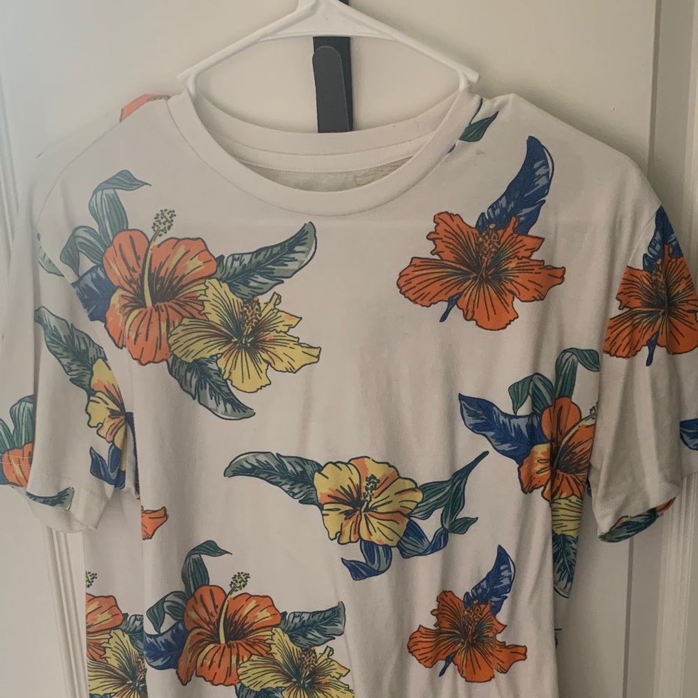 Aeropostale Floral Print Men's Tee - Orange, Yellow, Blue